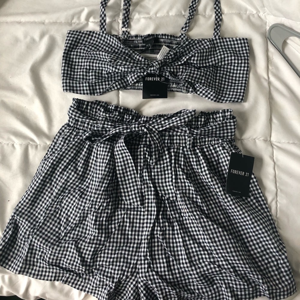 NWT Forever 21 Gingham print tie set